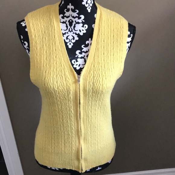 Dundurn Vintage | Yellow knit wool zip up vest - Small - Picture 7 of 9